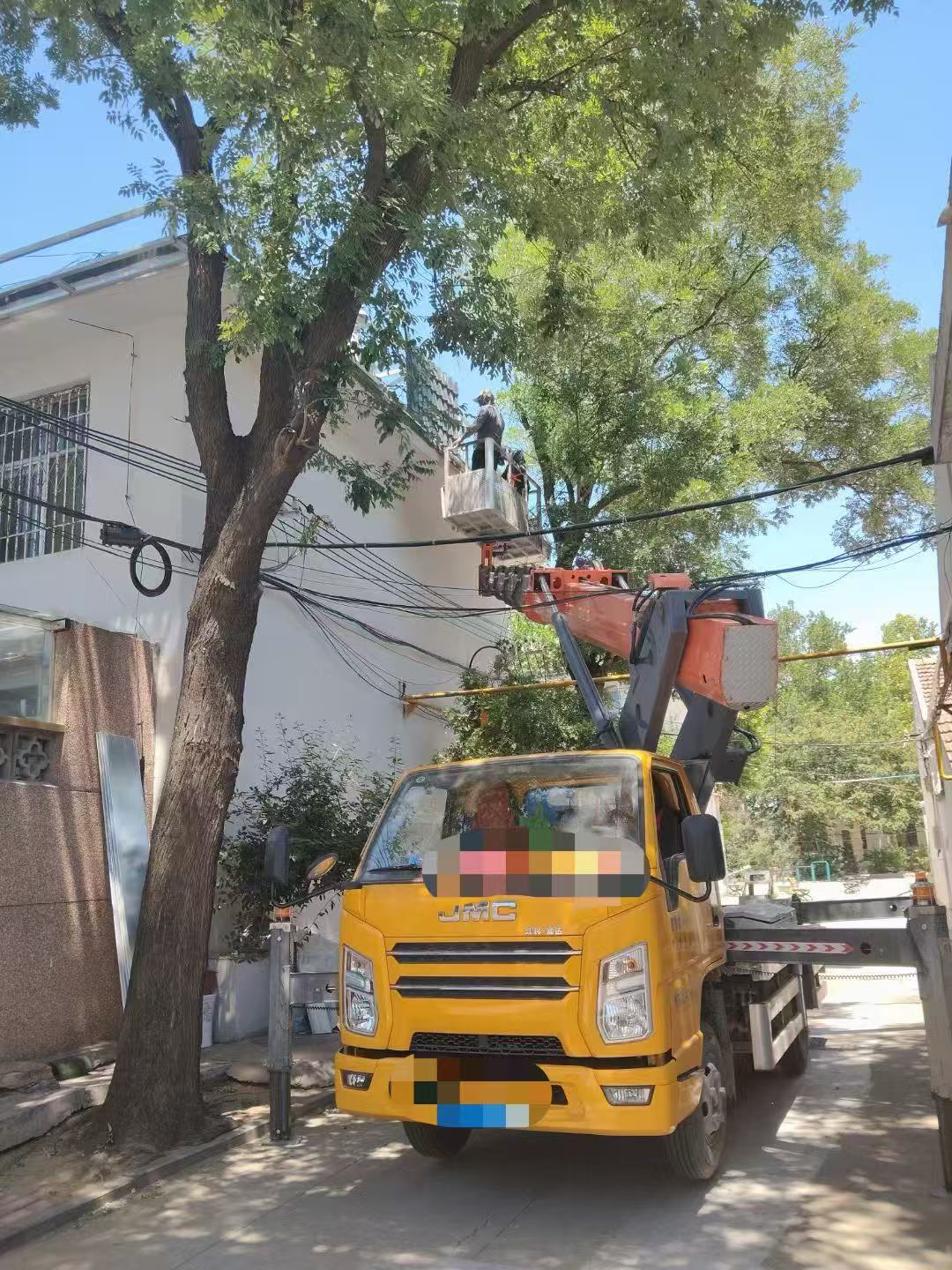 阳城县高空作业车能吊装重物吗？最大承载多少公斤？